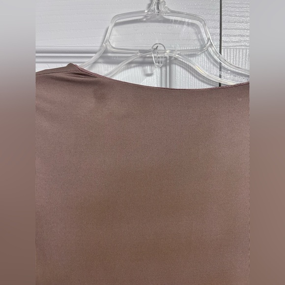 Taupe cut out dress - Picture 7 of 9